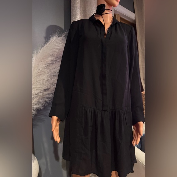 Banana Republic Black Tiered Long Sleeve Dress - Picture 11 of 11